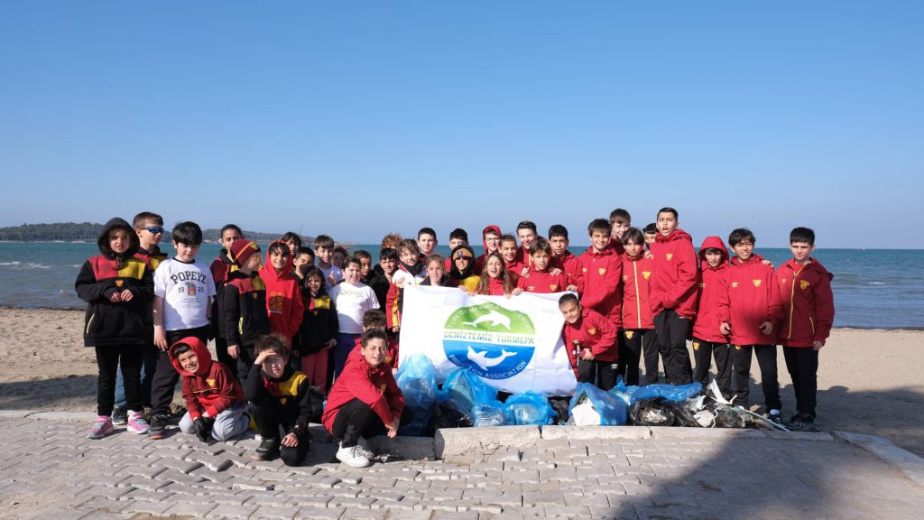 Çocuklarla Deniz İçin Birlikte: Urla'da Deniz Temizliği ve Çevre Farkındalığı Etkinliği