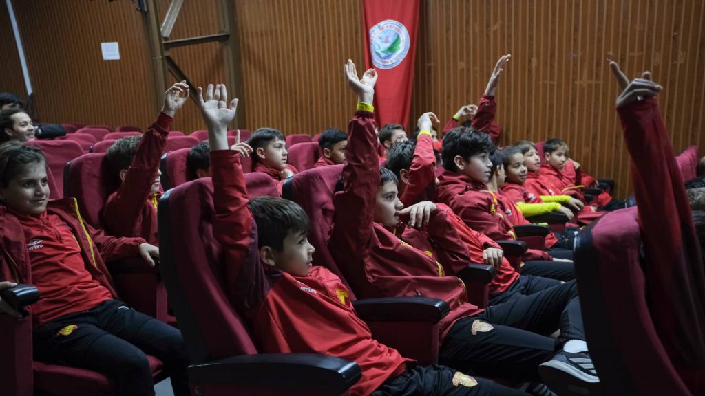 Gençlerle Teknoloji Bağımlılığı Üzerine Farkındalık Semineri Gerçekleştirildi